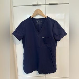 Figs Catarina One- Pocket Scrub Top - Navy
